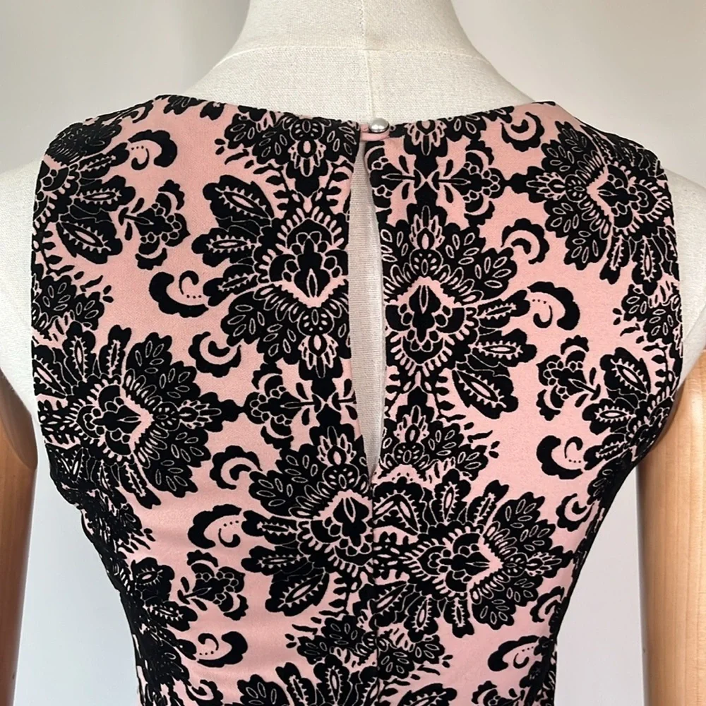 Honey and Rosie Sheath Dress Pink and Black Textured Lace S
